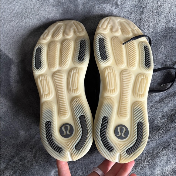 LULULEMON strongfeel training shoe - Picture 4 of 6